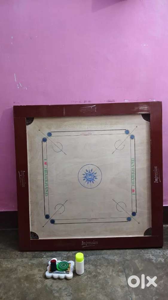 Carrom board