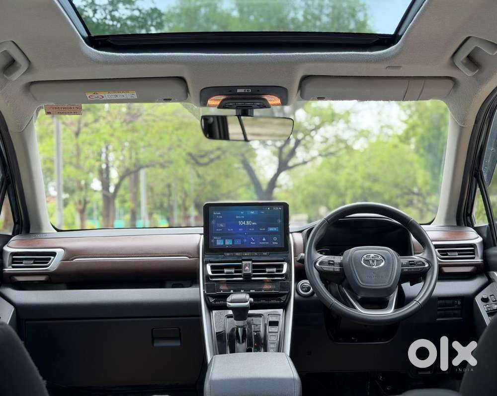 Toyota Innova Hycross 2.0 Vx (o) Hybrid 7 Str, 2025, Petrol