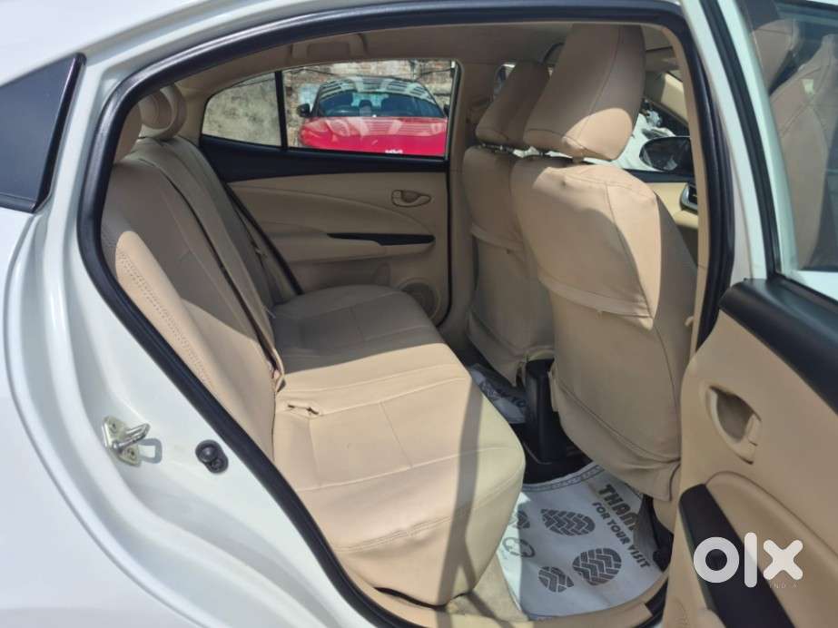Toyota Yaris J Cvt, 2021, Petrol