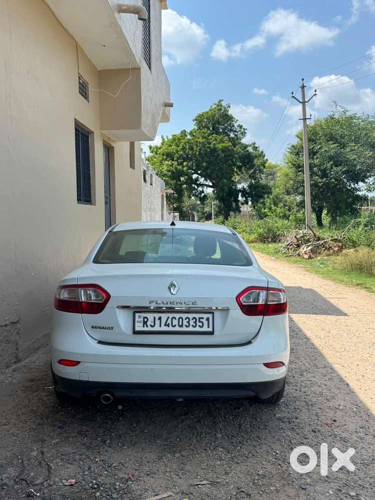 Renault Fluence 2012 Car