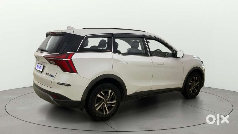 Mahindra Xuv700 2.0 Ax 5 Petrol Mt 7 Str, 2022, Petrol
