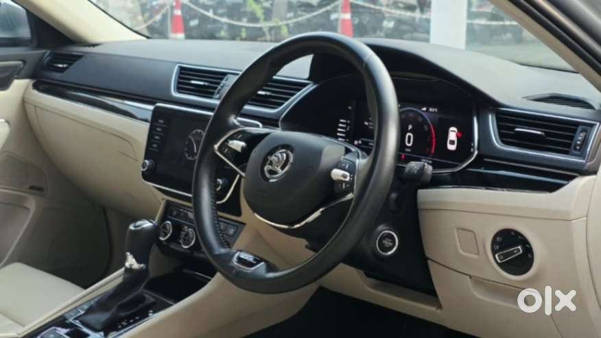 Skoda Superb 2.0 L&k Tsi At, 2022, Petrol