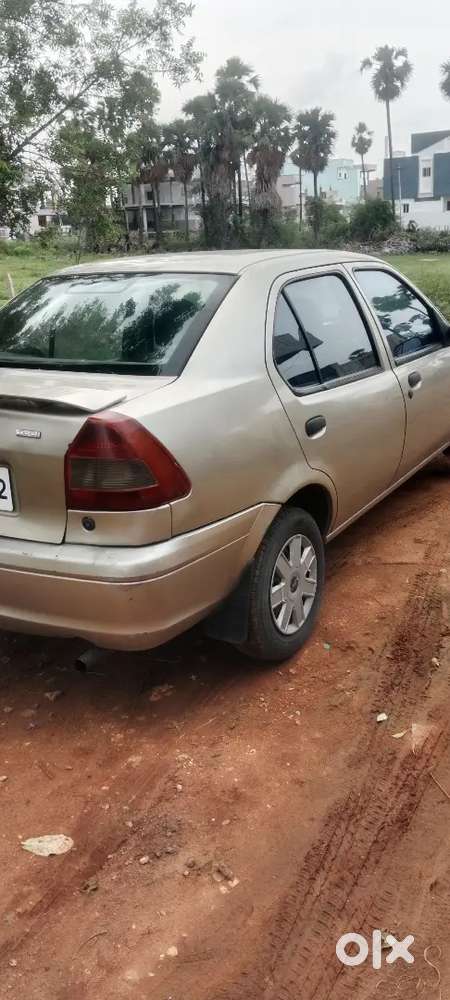 Ford Ikon Zxi 2009