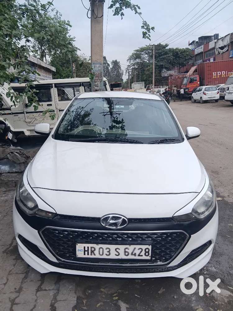 Price 350000/-hyundai I20 Magna 2015