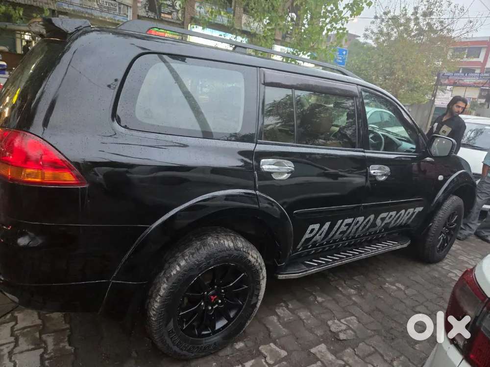 Mitsubishi Pajero Sport 2013 Diesel 100000 Km Driven