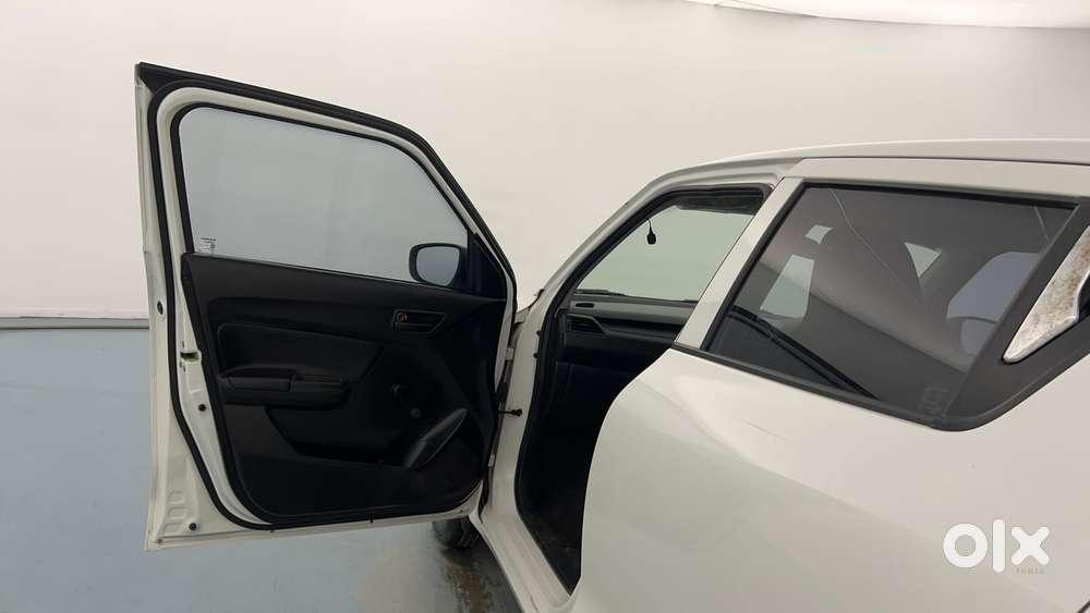 Maruti Suzuki Swift 1.3 Lxi, 2020, Petrol