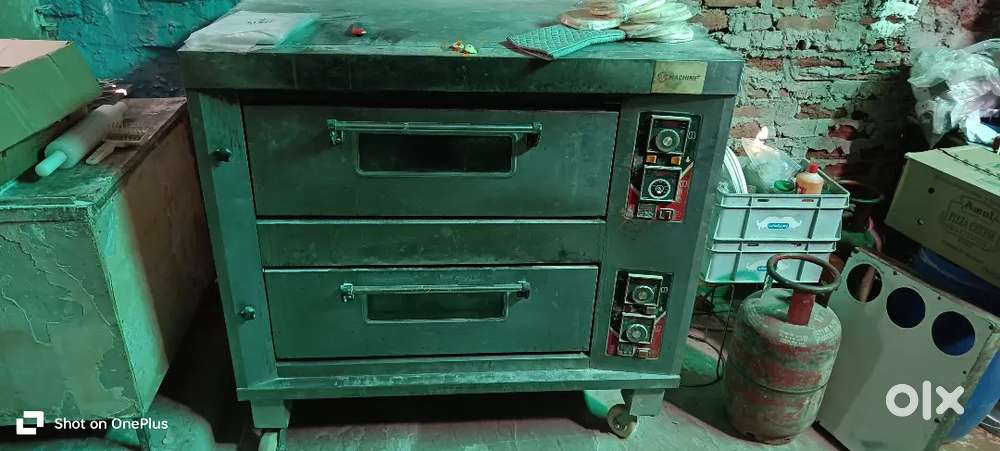 Bakery 4 tray Gas with electric oven and electric oven