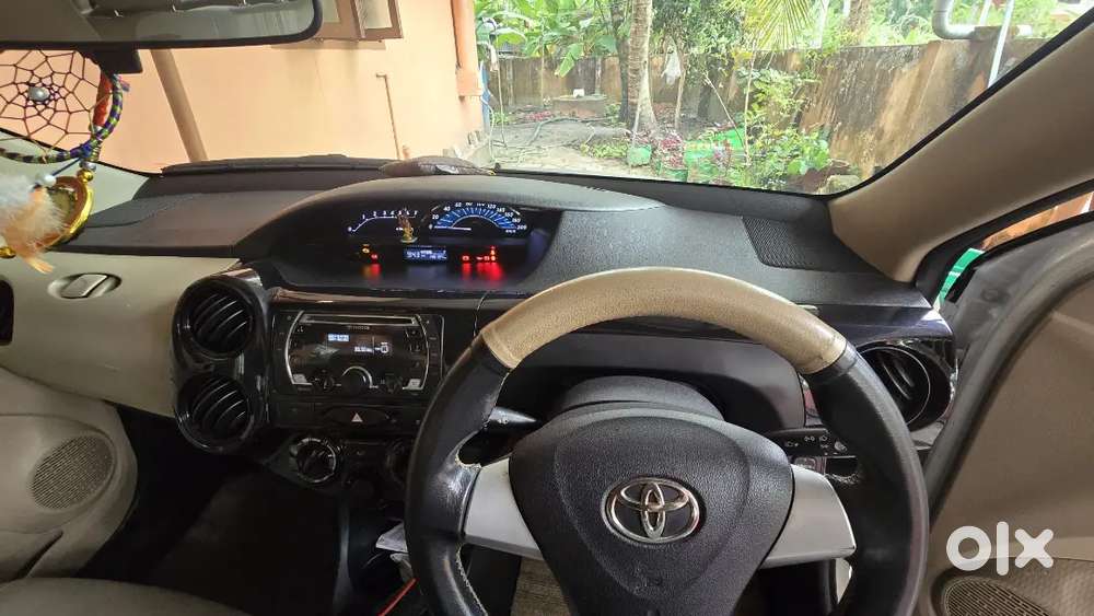 Toyota Etios Dual Tone 2017 Diesel Well Maintained
