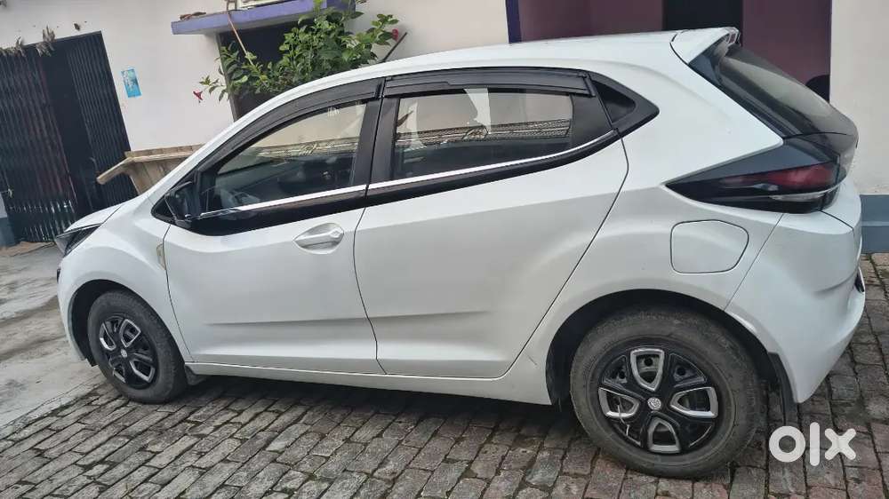 Tata Altroz 1.2 Petrol 2021