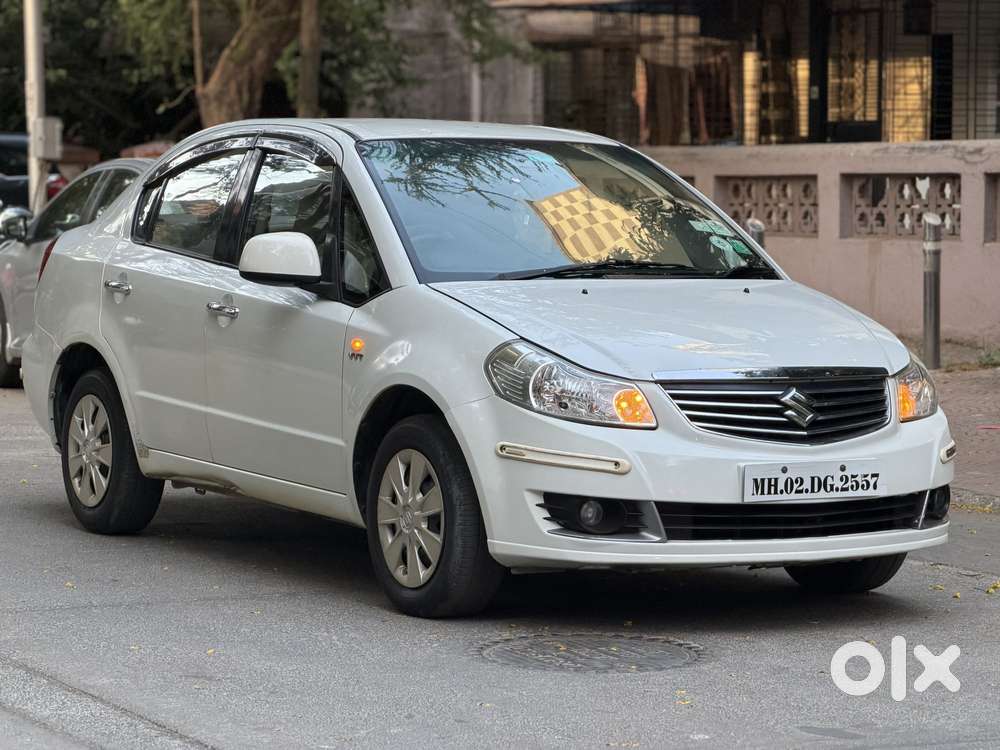 Maruti Suzuki Sx4 Vxi Bsiv, 2013, Petrol