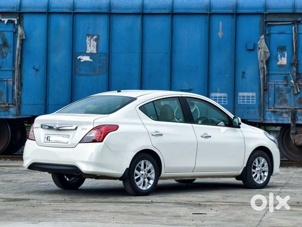 Nissan Sunny, 2017, Petrol