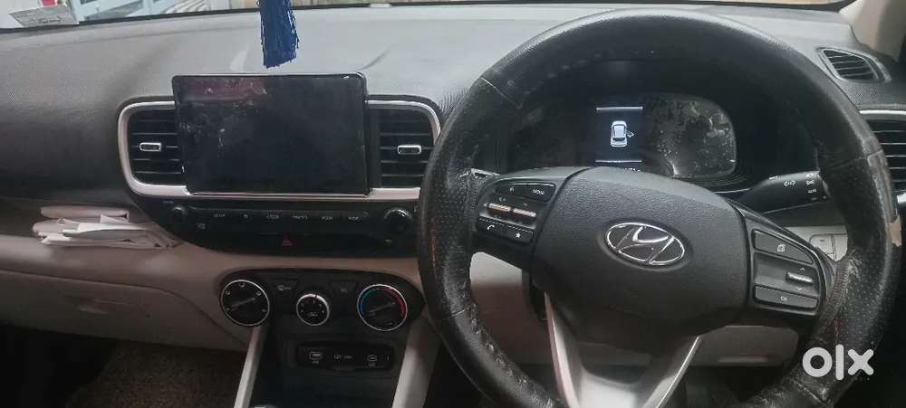 Hyundai Venue 2023 Petrol 45000 Km Driven