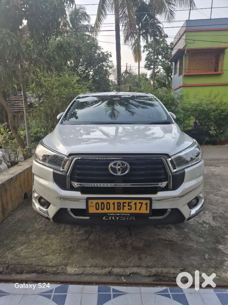 Toyota Innova Crysta Diesel 2.4 V 8 Str 2026
