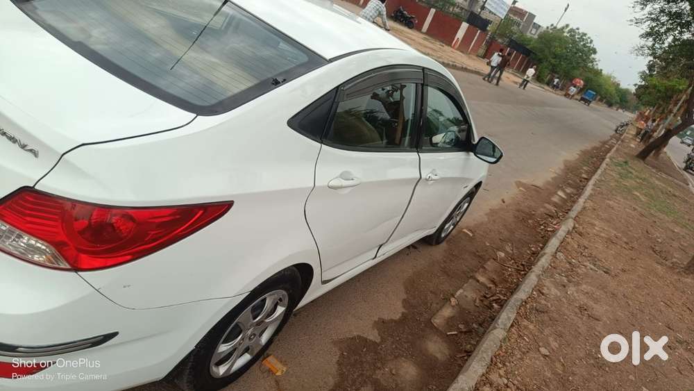 Hyundai Fluidic Verna 2012