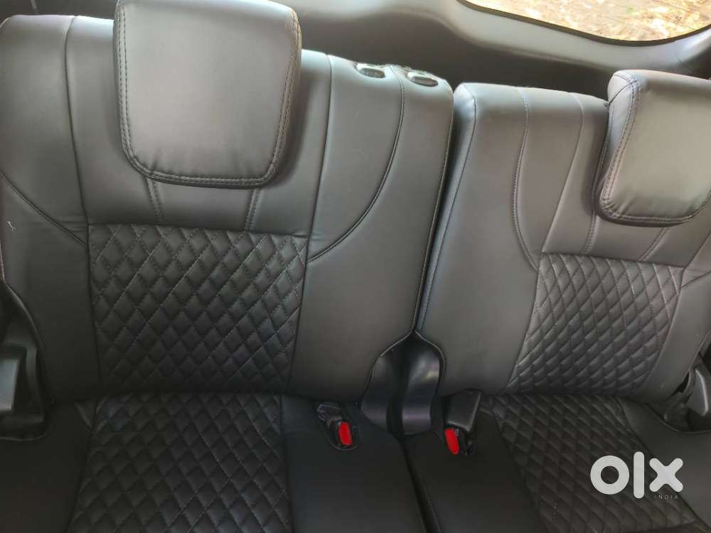 I Innova Crysta 2019 Model G Variant
