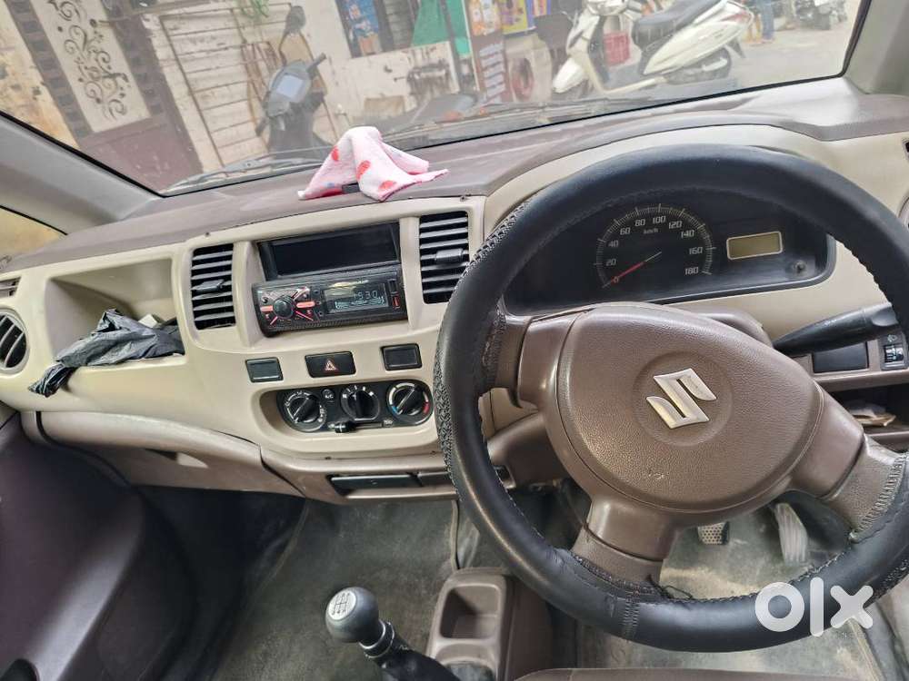 Estilo Low Budget Car