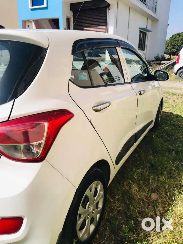Hyundai Grand I10 2015 Petrol 40000 Km Driven