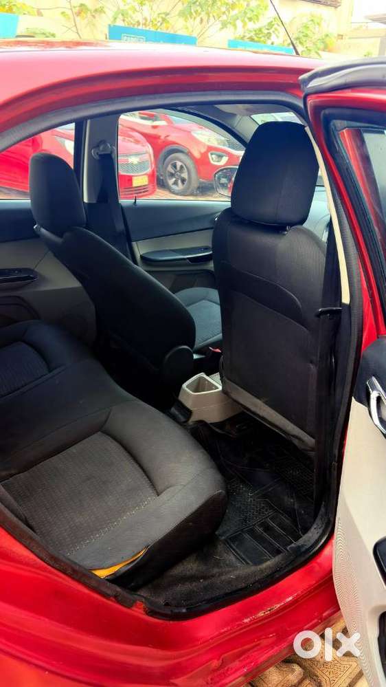 Tata Tiago, 2017, Petrol