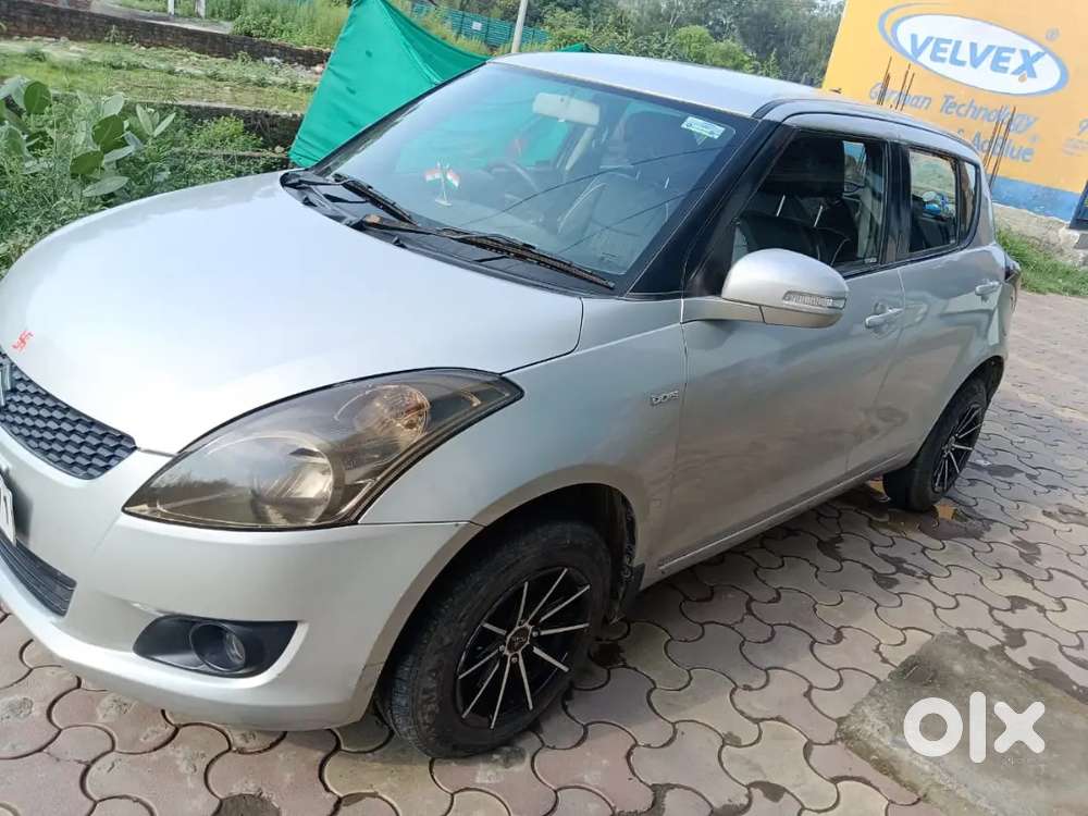 Maruti Suzuki Swift 2012 Diesel 71214 Km Driven