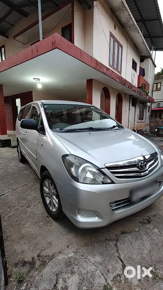 Toyota Innova 2012 Diesel 268000 Km Driven