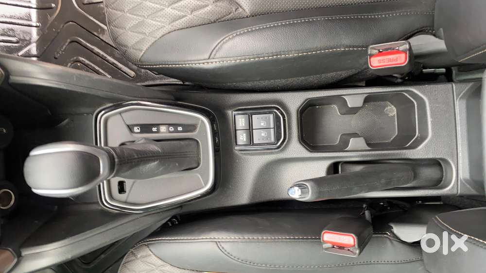 Maruti Suzuki Grand Vitara 1.5 Alpha Plus Intelligent Hybrid Ecvt, 2..