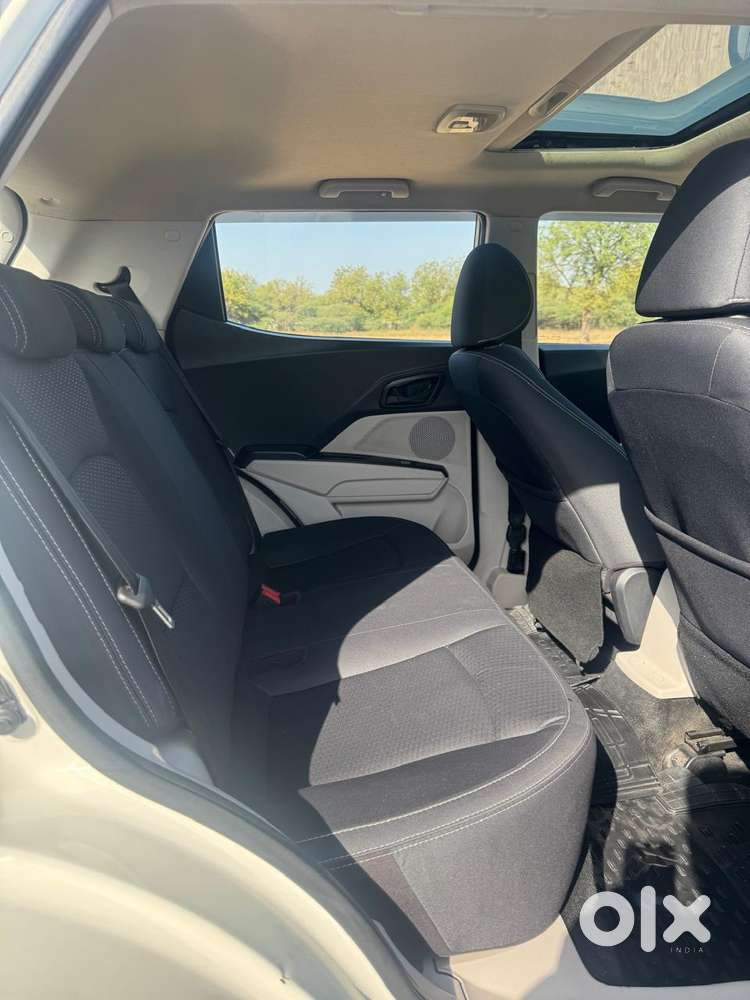 Mahindra Xuv300 W6 Amt Diesel, 2021, Diesel