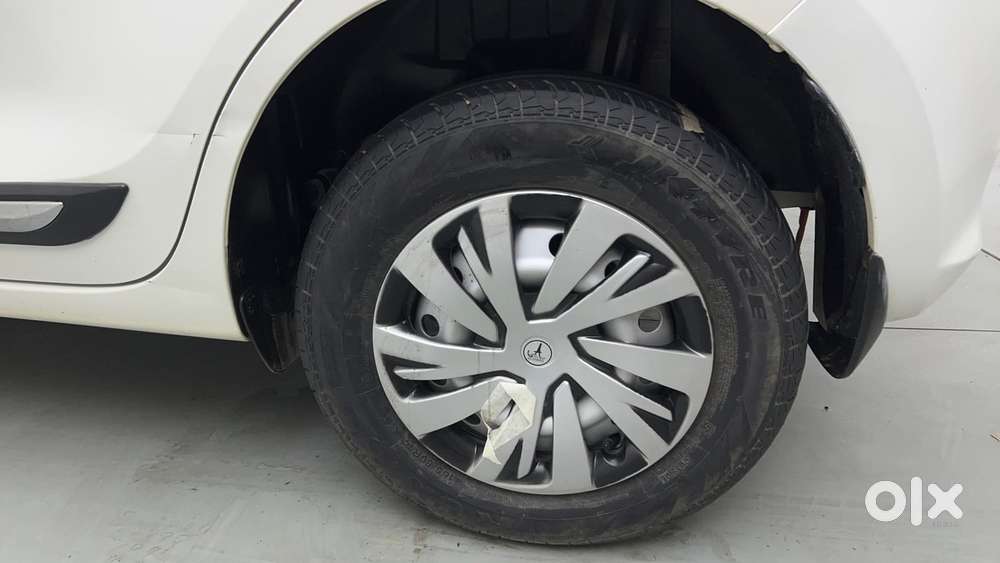 Maruti Suzuki Swift 1.3 Lxi, 2023, Petrol