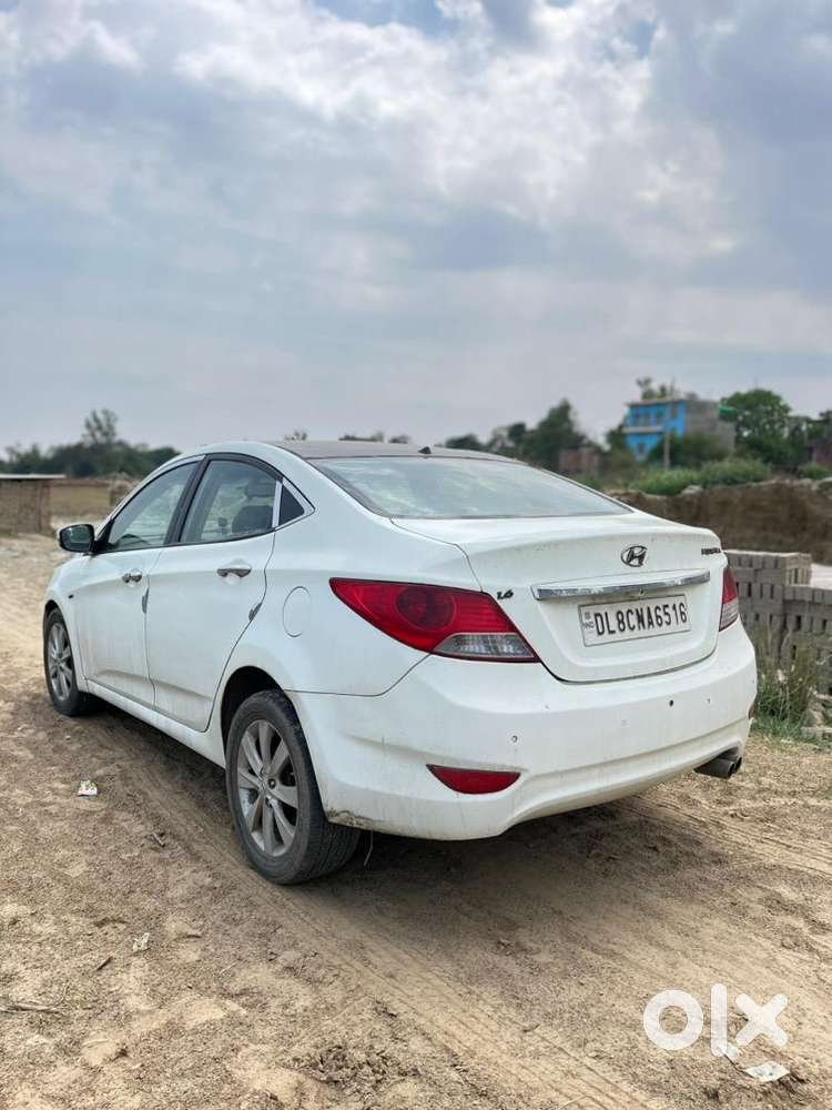 Hyundai Verna 2011