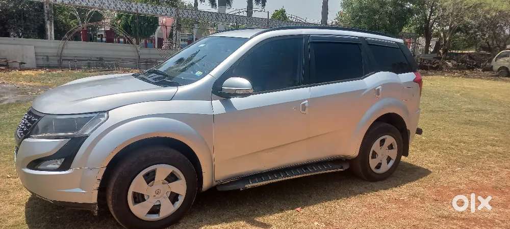 महिंद्रा Xuv 500 फोर व्हीलर