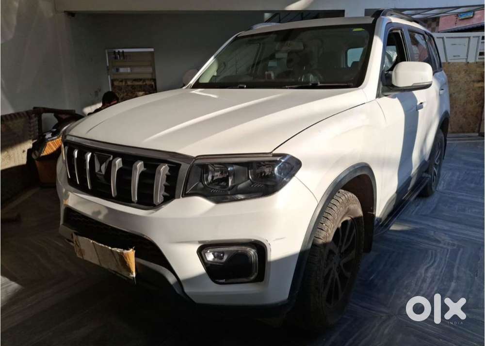 Mahindra Scorpio N Z4 Petrol At 7 Str, 2025, Petrol