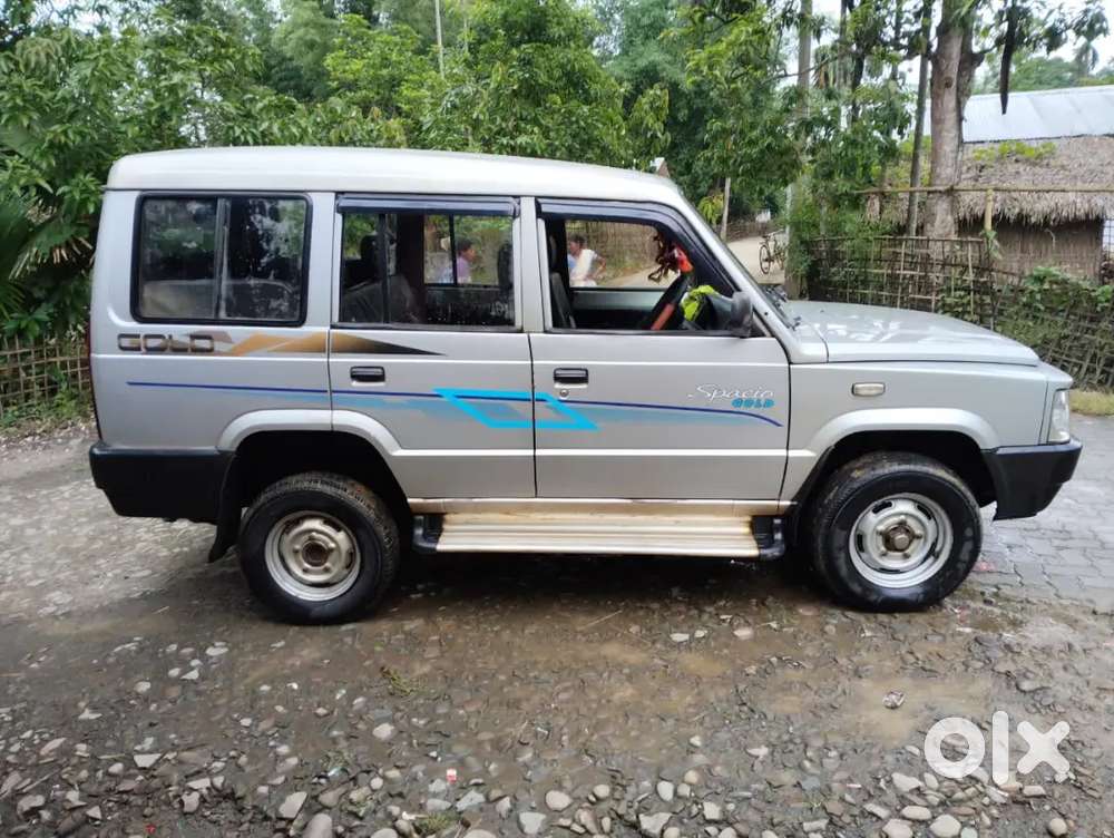 Tata Sumo Gold 8