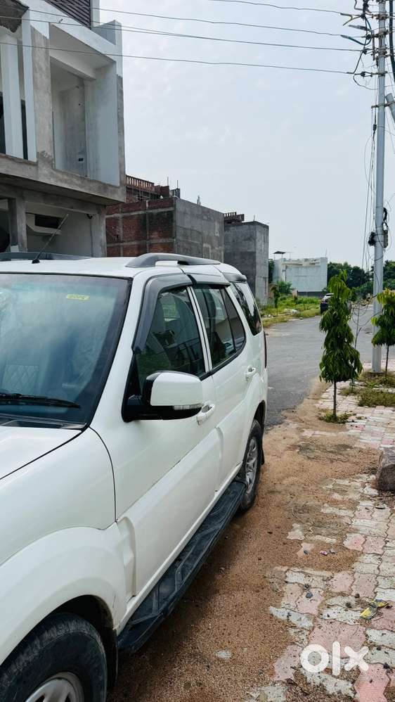 Tata Safari Storme 2013