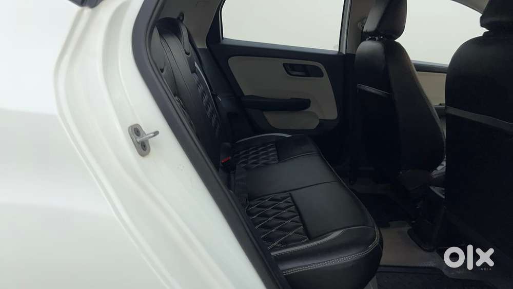 Tata Altroz 1.2 Xma Plus, 2025, Petrol