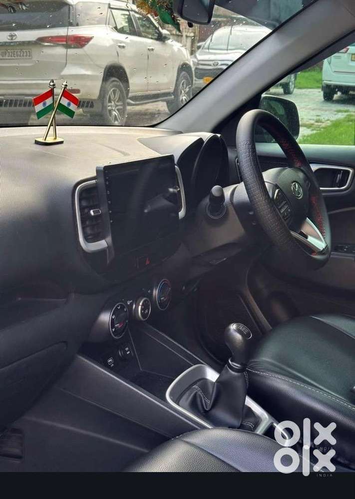 Hyundai Venue 2021 Petrol Well Maintained Only 40,000 Km Driven