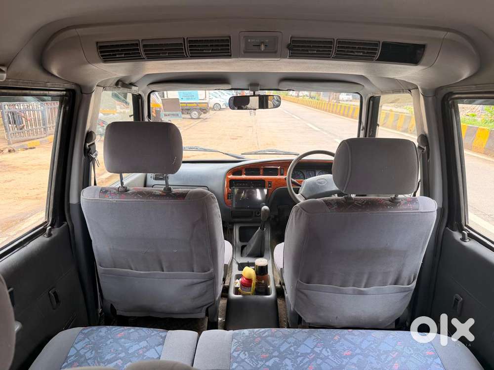 Toyota Qualis Rs E2 Petrol, 2002, Petrol