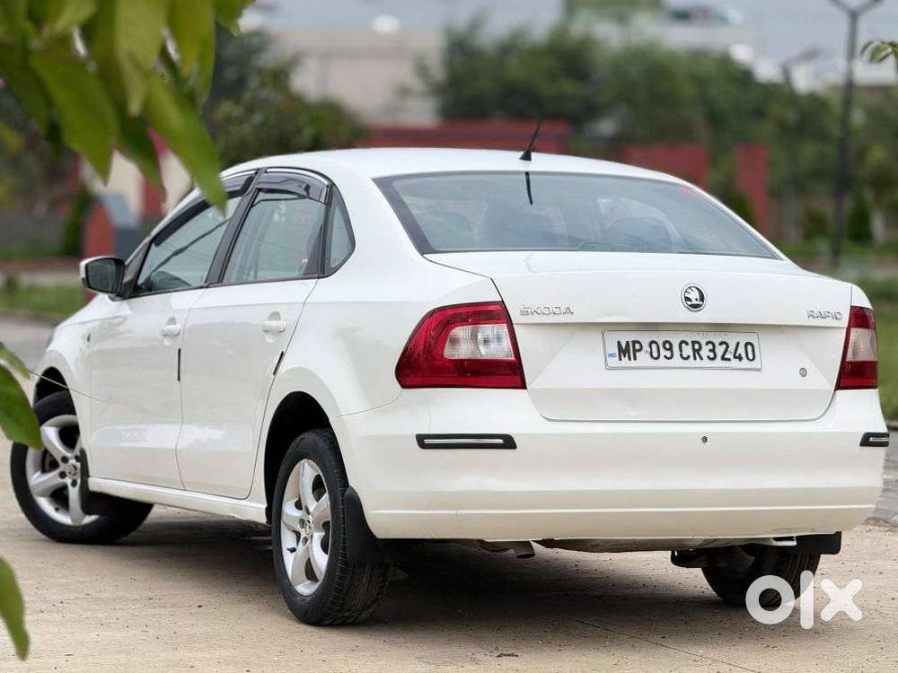 Skoda Rapid 1.5 Tdi Ambition Plus, 2015, Diesel
