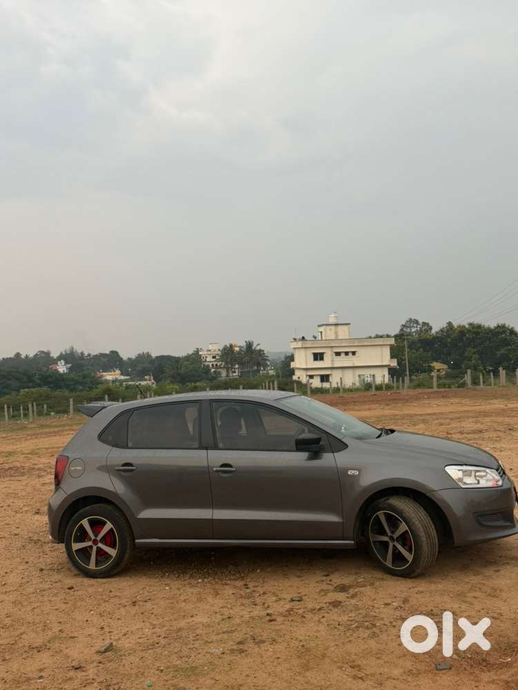 Volkswagen Polo Petrol Manual 2011