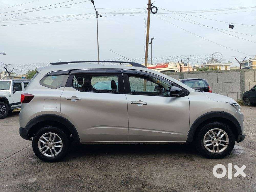 Renault Triber Rxt, 2023, Petrol