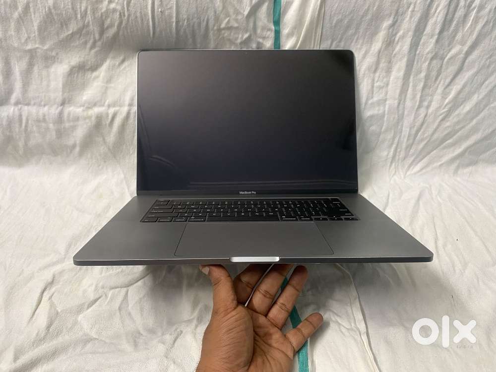 MACBOOK PRO