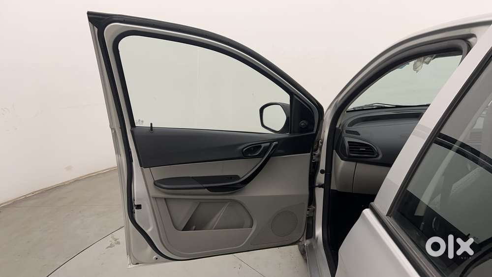 Tata Tiago 1.2 Revotron Xm, 2018, Petrol