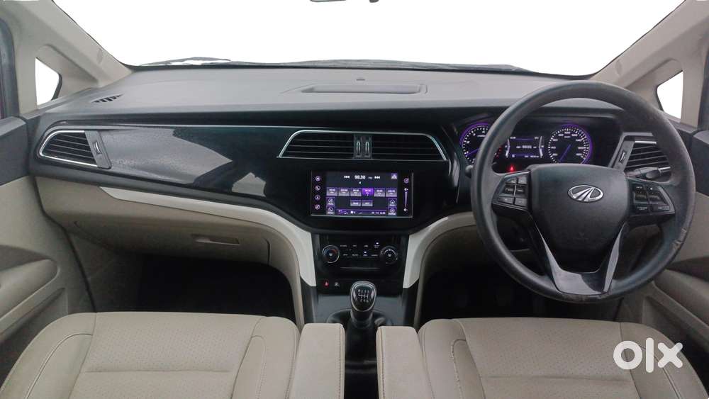 Mahindra Marazzo M8, 2018, Diesel