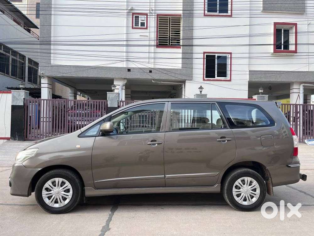 Toyota Innova 2.5 G (diesel) 8 Seater, 2015, Diesel