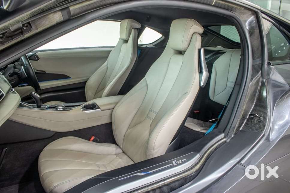 Bmw I8 Plug-in Hybrid  Sophisto Black  Well-maintained