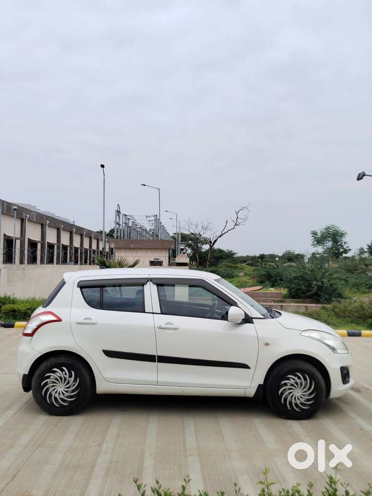 Maruti Suzuki Swift Lxi, 2016, Cng & Hybrids
