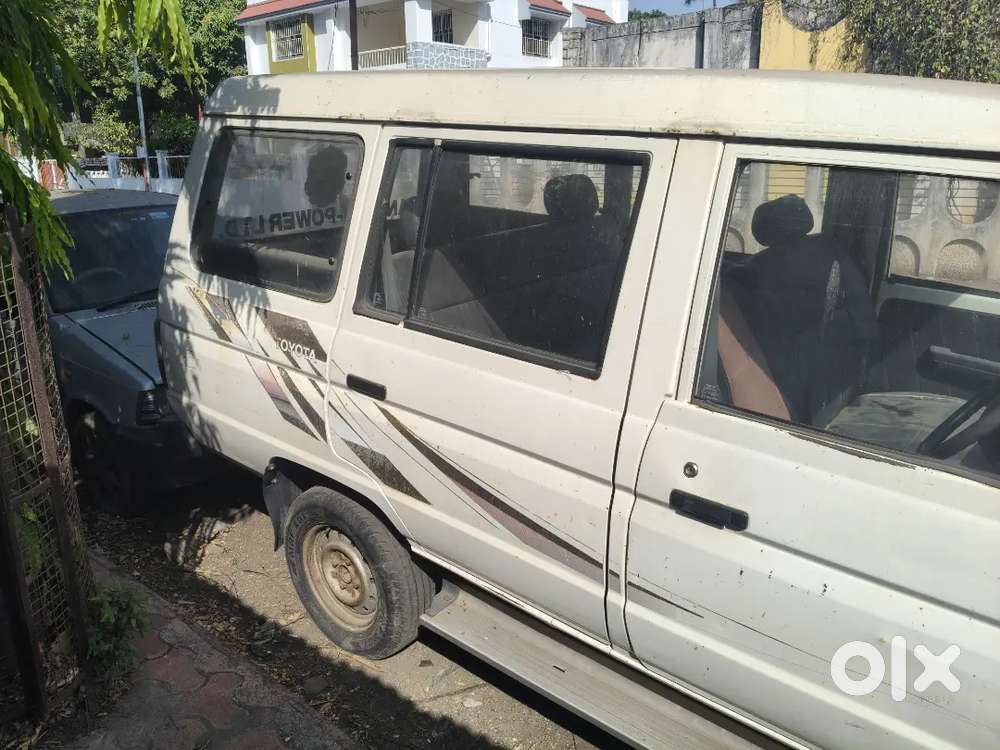 Toyota Qualis 2004 Diesel 100000 Km Driven