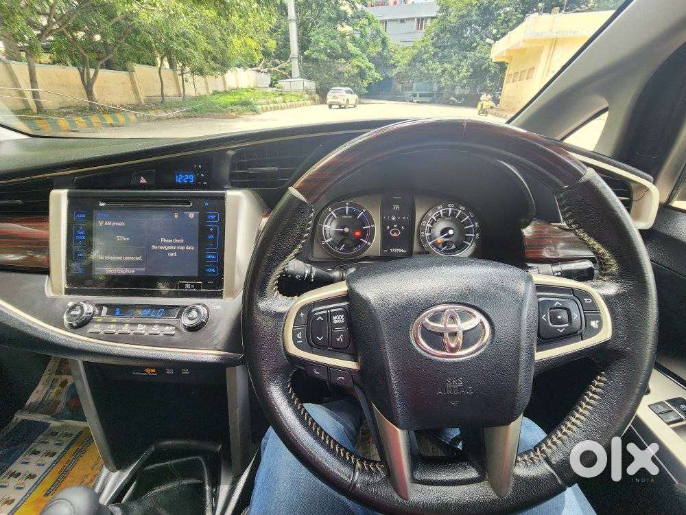 Toyota Innova Crysta 2.4 V 7 Str, 2017, Diesel