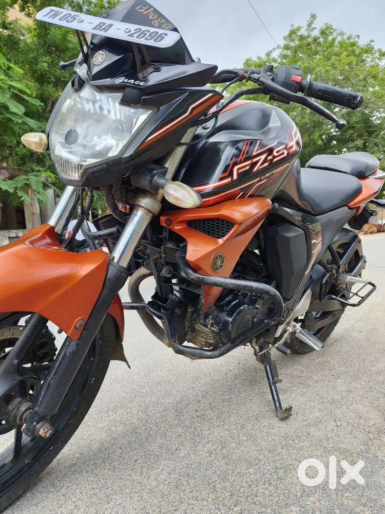 Yamaha fz v 2 model 2015