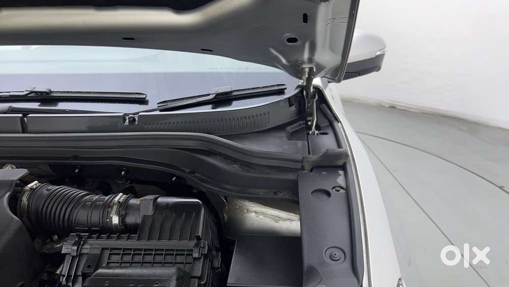 Mahindra Xuv700 2.0 Ax 7 Petrol At Luxury Pack Str, 2021, Petrol