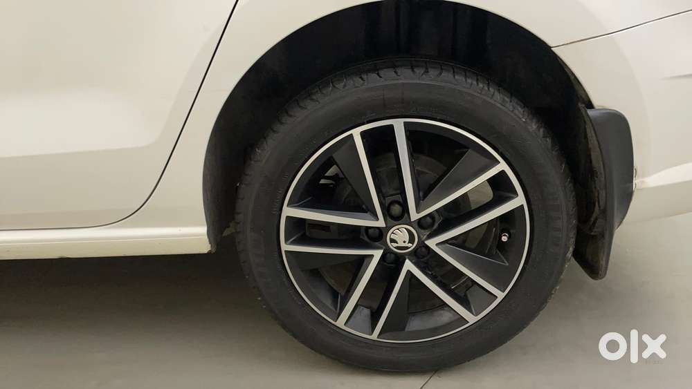Skoda Rapid 1.6 Mpi At Style, 2019, Petrol