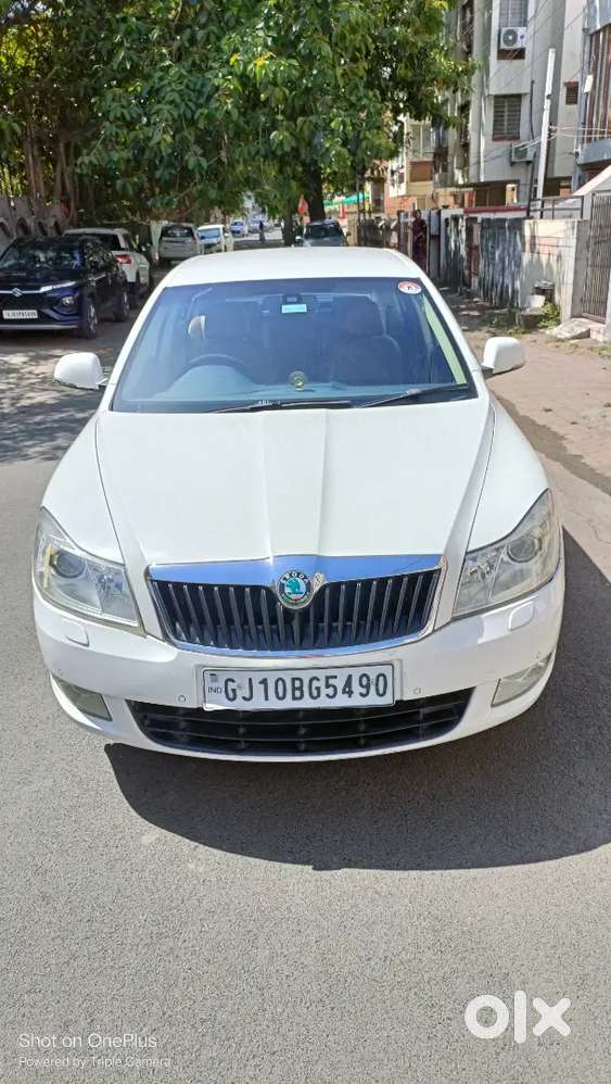 Skoda Laura 2013 Diesel Well Maintained